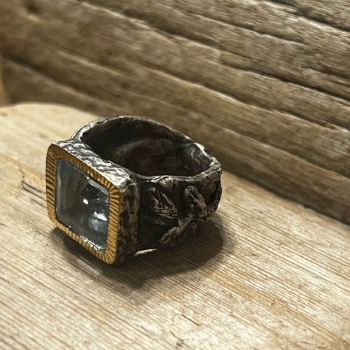 BLUE TOPAZ RING