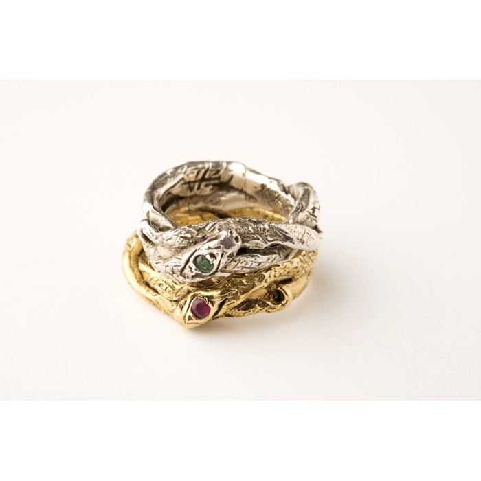 Anillo plata o latón serpiente con esmeralda o rubí