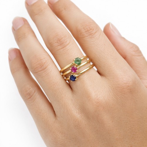 Anillo clasico chic en oro con rubí, diamante o esmeralda 