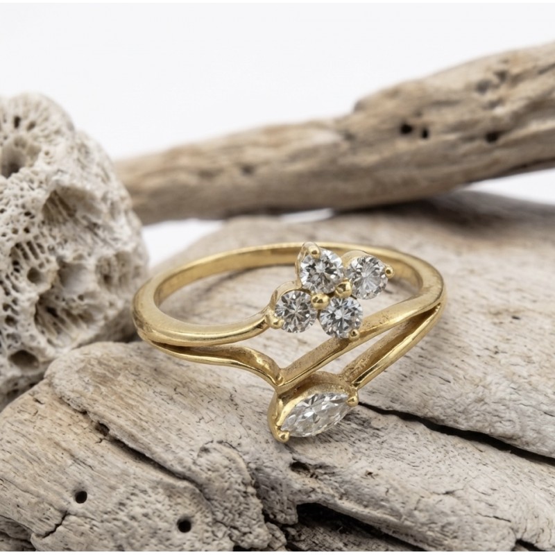 LADY BIRD RING DIAMONDS GOLD