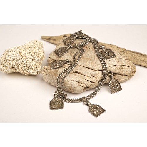 ANTIQUE NECKLACE