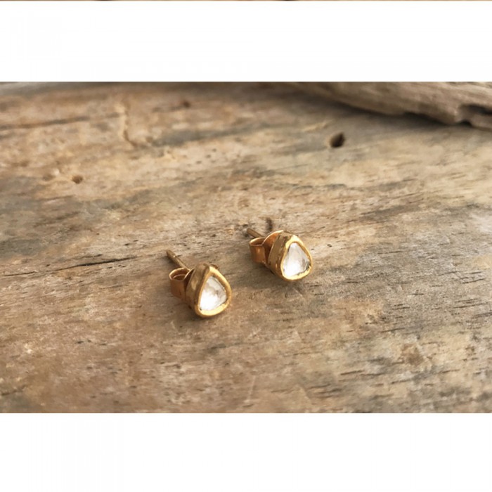 PENDIENTES SIMPLE LOVE BOTÓN DIAMANTE ORO